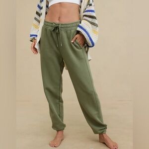 Aerie Big Chill Jogger In Utility Green Size Medium Women’s